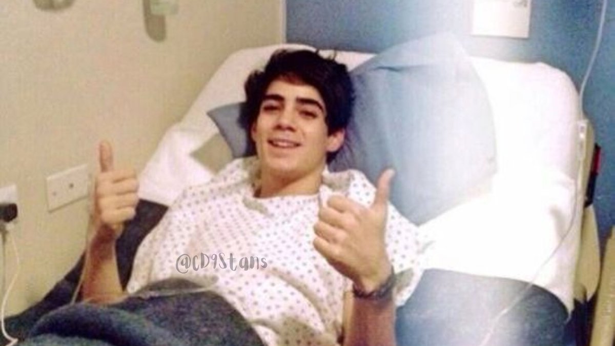 CD9Stans's tweet photo. Yo, sin riñón pero con boleto para #TheLastPartyTour https://t.co/Ix7cm4eO3E