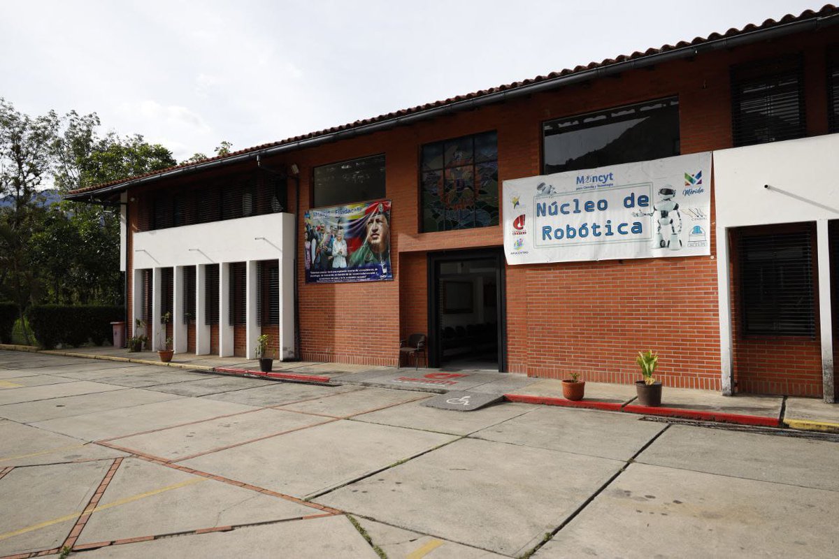 vs_cites's tweet photo. #EsNoticia 📰 | Gobierno Bolivariano dotó con equipos tecnológicos a la Universidad Politécnica Territorial “Kléber Ramírez” y a la Universidad de Los Andes 

✅50 equipos de computación para la UPT “Kléber Ramírez”

✅200 equipos de computación para la ULA

#PuebloVictorioso https://t.co/jgSHoO3PY3
