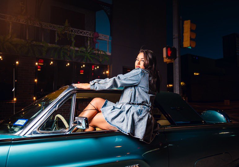 shutterunit's tweet photo. お金 稼ぐ 私は スター
okane kasegu watashi wa sutaa ⭐️ ⭐️ ⭐️ 

Translation: (“I make money, I am a star”)

@theestallion 

#MeganTheeAlbum #megantheestallion #photography https://t.co/pJu026j6sZ