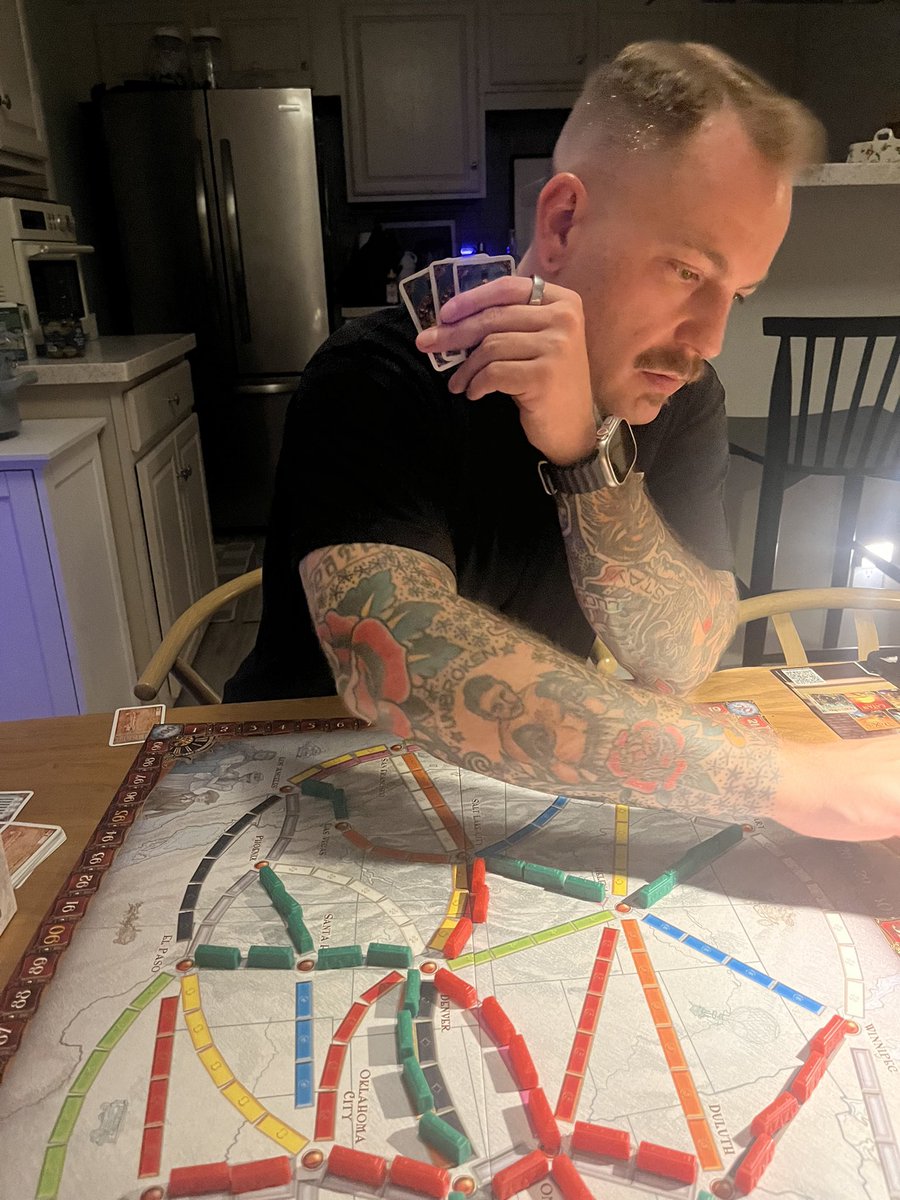 UncleDustPoker's tweet photo. Ticket to Ride > Poker https://t.co/4rjTHhaV7p
