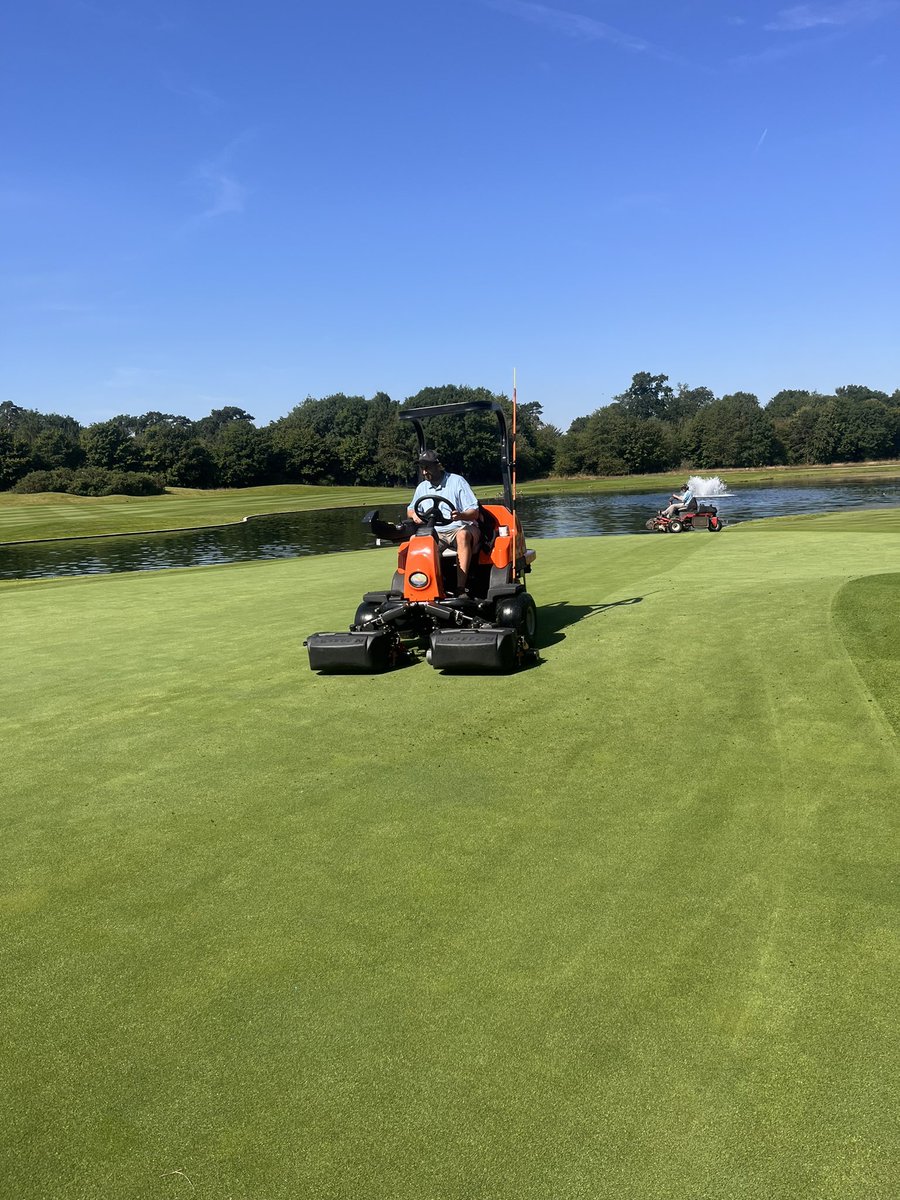jwilkinson__'s tweet photo. This week we were asked if we could trial the new @JacobsenTurf ELiTE 360 by @TurneyGroup &amp; give honest feedback whether it be good or bad… it was all good!! Exceptional QOC, comfortable ride, easy to operate, extremely quiet, &amp; easy to navigate… well done Jake great machine 👍🏻 https://t.co/xZHoT7z1oN