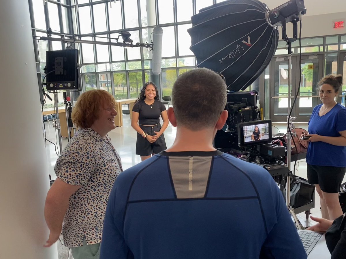 GMU_TV's tweet photo. We had a great time filming around campus for a video with @masonvotes! Going to New Student Convocation? You’ll see it there! 👀 #MasonNation 

@MasonAthletics @MasonMBB @MasonStudentGov @MasonULife https://t.co/GInhMZdzPT