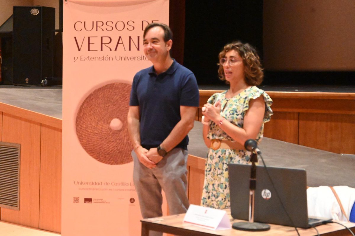 🗓️☀️Los días 17 y 18 de julio se ha celebrado en Iniesta el curso de verano ‘Arqueología y desarrollo rural”. 🏠

⛏️🔨El patrimonio arqueológico de la zona junto a la despoblación fueron los protagonistas de ambas jornadas dirigidas por Miguel Ángel Valero Tévar.