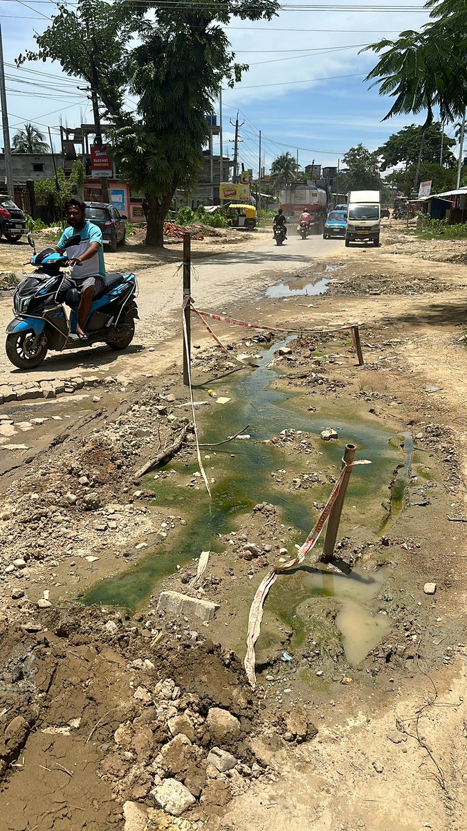 ronaksethii's tweet photo. @amrut_MoHUA please tell your department to fill this land which is blocked for last 2 months. https://t.co/GVH5K2Re59