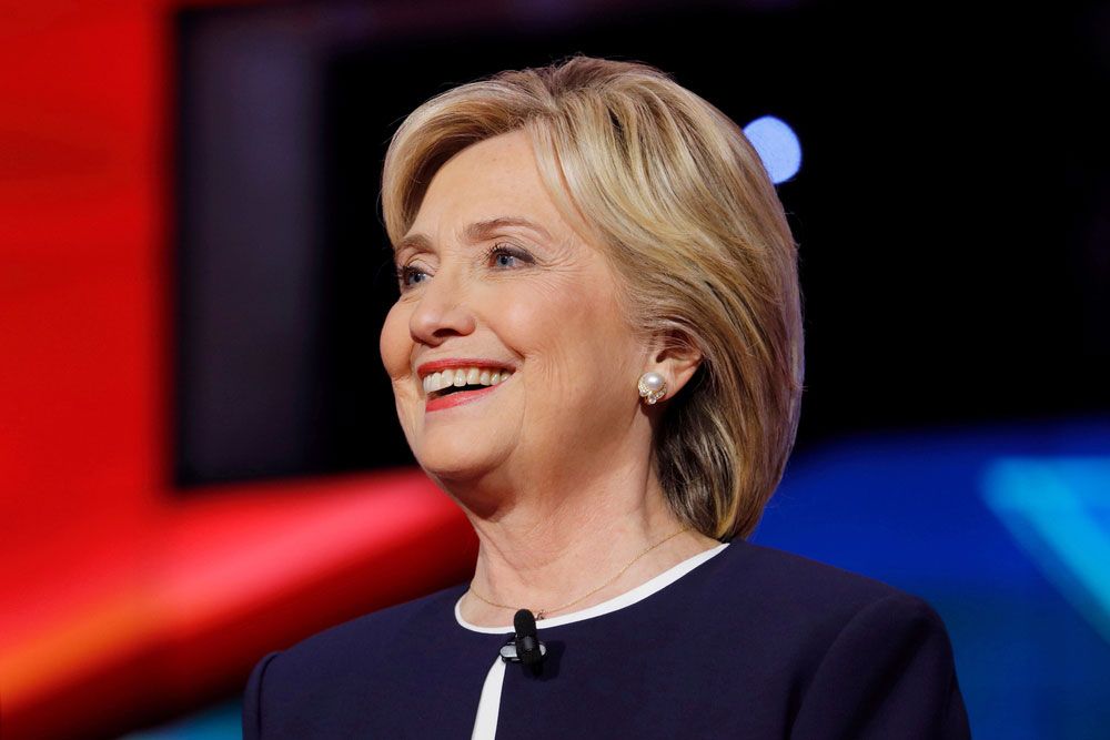 dizzle_que's tweet photo. HILLARY TO THE RESCUE! HILLARY AND BILL CLINTON ARE CONVINCING DONORS TO CONTINUE FUND PRESIDENT BIDEN.
SOME DEMOCRATS ARE STILL LOYAL TO THE PRESIDENT.
I AM HAPPY ABOUT THIS NEWS! ARE YOU?
YES OR NO 🇺🇲💙🌊 https://t.co/5EsE3gHYc0