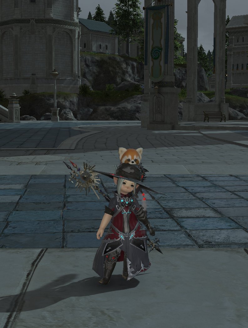 donutkins's tweet photo. I'm addicted to #FFXIV, and this dang cute little red panda hanging off my head is largely why. https://t.co/ezIuJlkL3R
