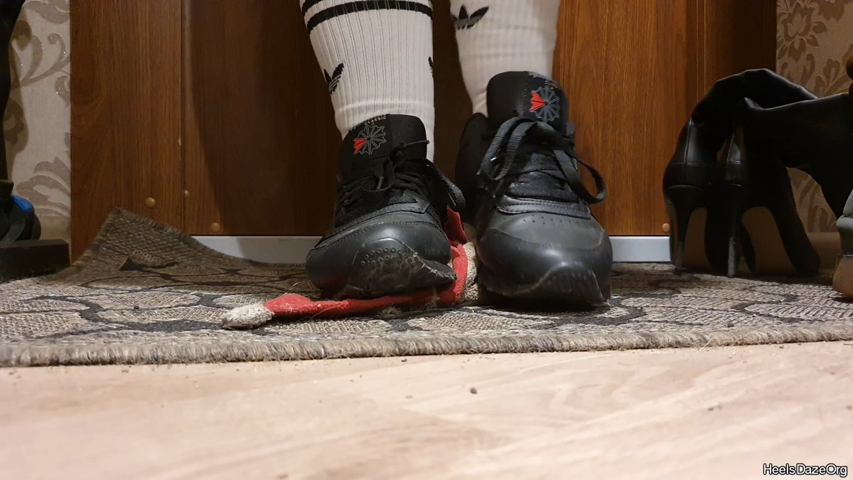 DazeOrg's tweet photo. https://t.co/AzVT7BagWT
#plushies #crush #crushfetish #c4s #clips4sale #heelsdazeorg #fetish #sneakers #trampling #candid #unawaregiantess #sneakerfetish #dirtysneakers #soles #doormat #domination #slavecrush #slavetrample #giantess #shoecleaning #adidas #Nike #reeboks #lacoste https://t.co/mW8Oqp4pSK