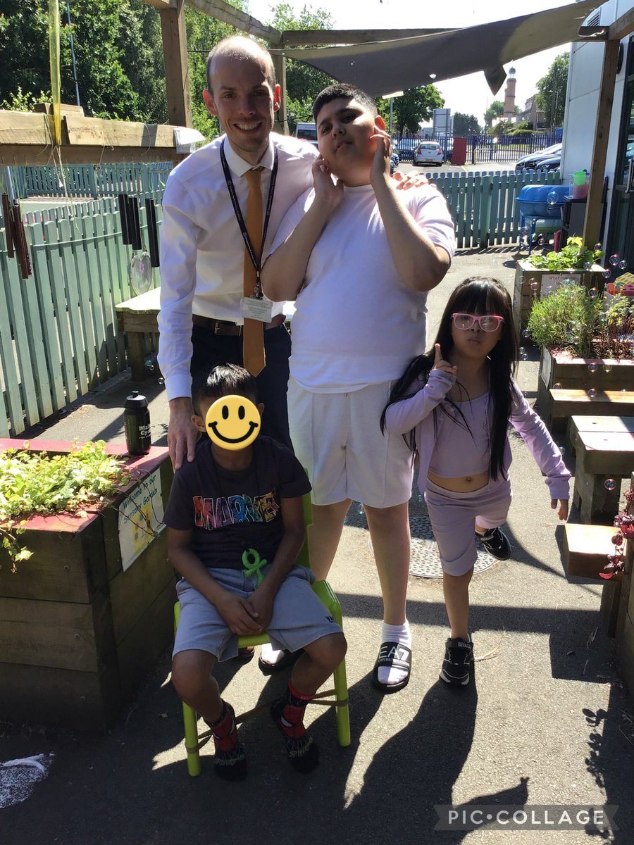 sarsarx's tweet photo. Today was an emotional day 😔 We say goodbye to three of our Busy Bears , they have been such a delight to work with x we wish them all the best 🧸hub @VicParkAcademy @parvkumari @agnes79_79 @BiArfana @KainthKiran @MisterReed81 https://t.co/3etnhebWL1