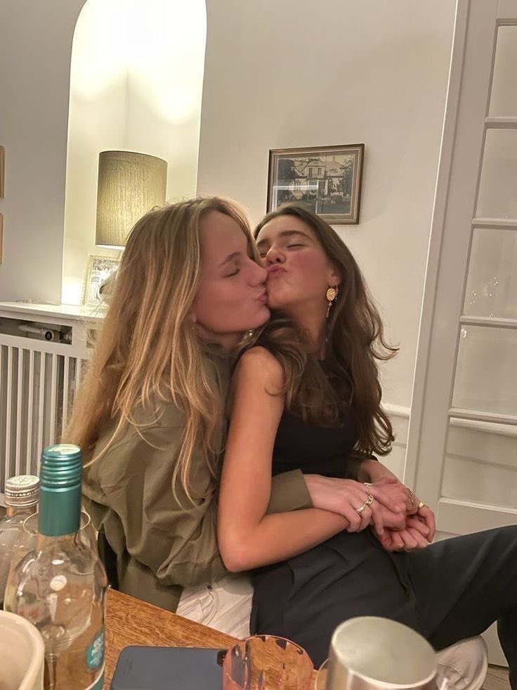 xexkyu's tweet image. Kangen sama kakak @lightkisc yang soft sekali tapi suka bikin aku basah🥺🥺