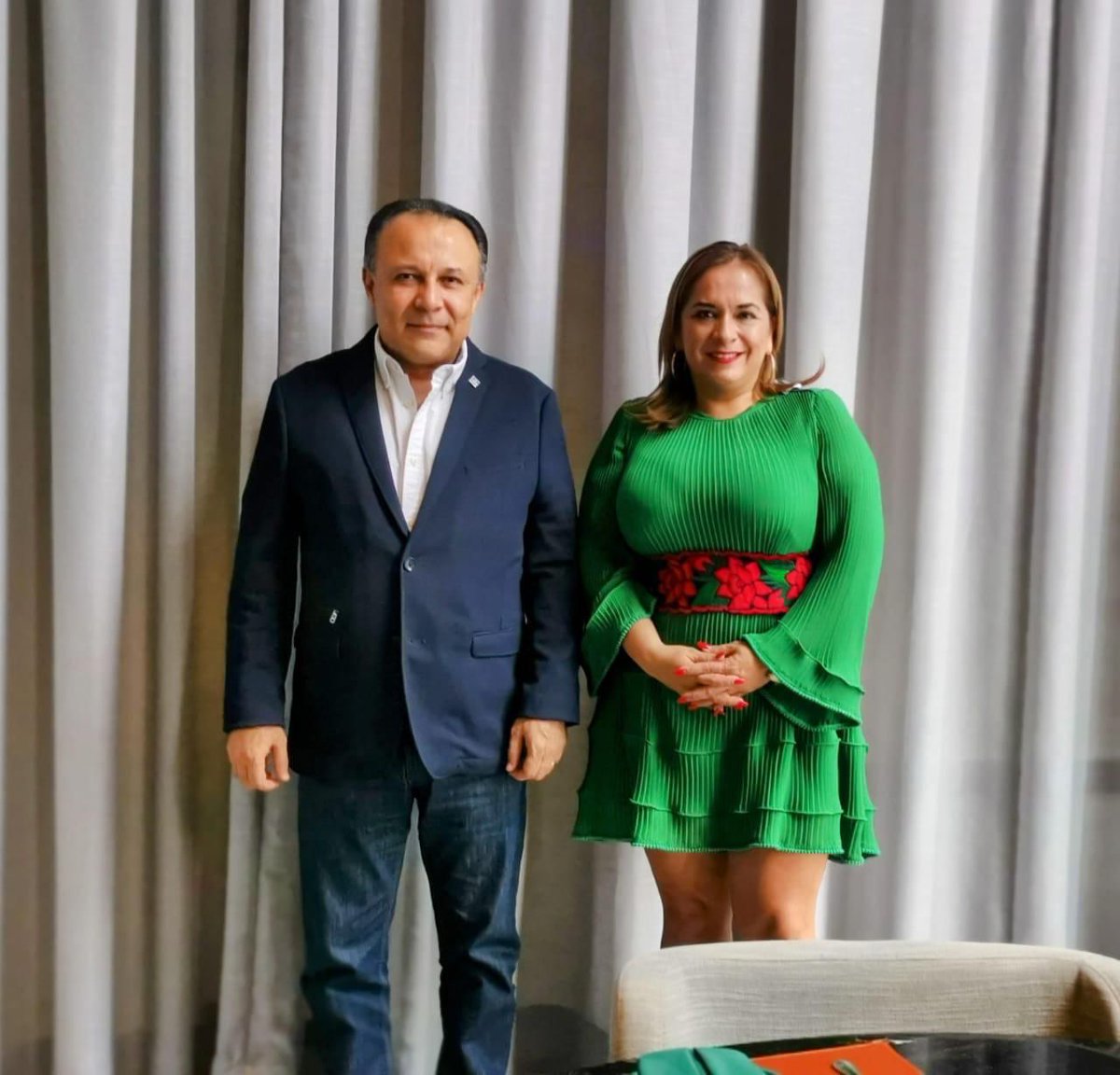 Nuestro Presidente Fernando Díaz de León se reunió con la nueva titular de la Secretaría de Turismo del Gobierno del Estado, Yolanda Josefina Cepeda E. a quien le deseo mucho éxito, además de intercambiar algunas ideas en beneficio del turismo en nuestro Estado.