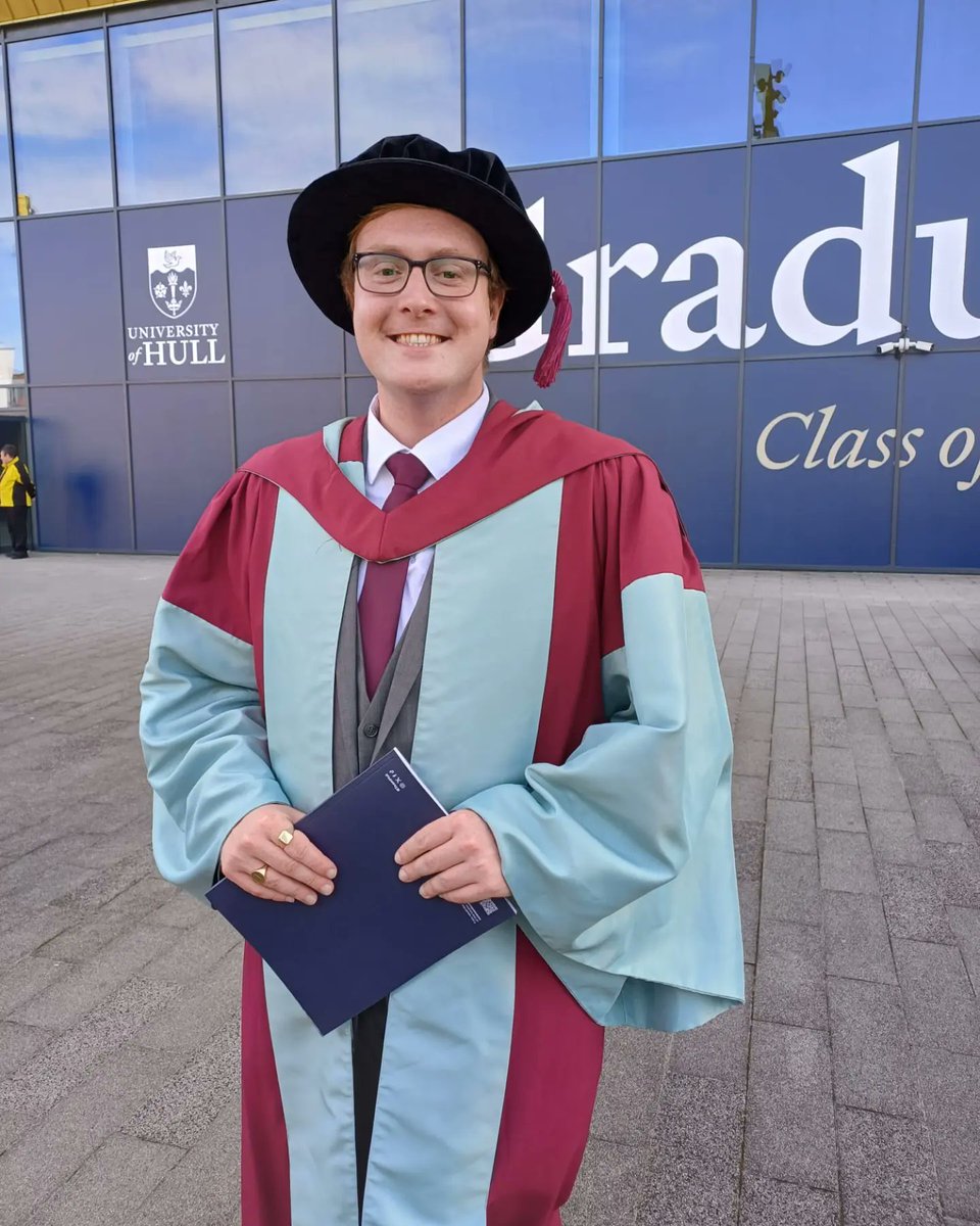 EamonFaulkner98's tweet image. Had an amazing time at my PhD graduation yesterday. Thank you to all my family, colleagues and freinds who supported me. Particularly my supervisors Dr Leonid Nikitenko and Prof. Simom Hart. @UniOfHull @FacHealthHull @HullBiomed @HullYorkMed