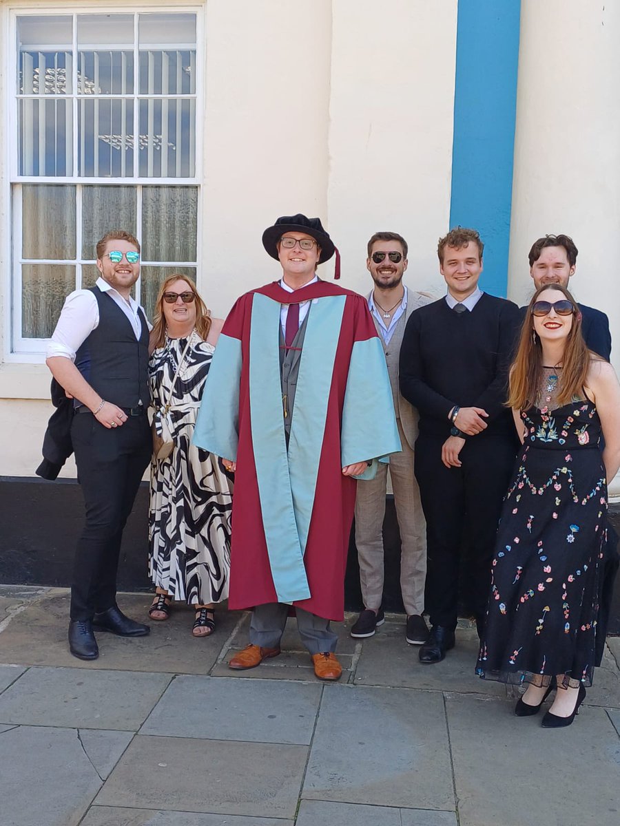 EamonFaulkner98's tweet image. Had an amazing time at my PhD graduation yesterday. Thank you to all my family, colleagues and freinds who supported me. Particularly my supervisors Dr Leonid Nikitenko and Prof. Simom Hart. @UniOfHull @FacHealthHull @HullBiomed @HullYorkMed