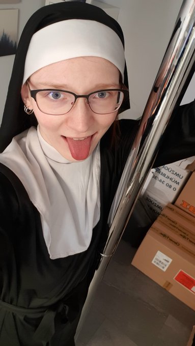 Growing up isn&rsquo;t for me. Glowing up is. https://t.co/FxTk5fRah6<a href="/tag/neuesvideo"class="tags"><span>#neuesvideo</span></a><a href="/tag/istso"class="tags"><span>#istso</span></a>