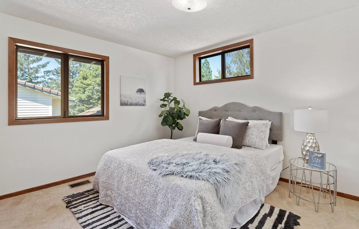 LHluxuryhome's tweet photo. 🚨OPEN HOUSE🚨
📍8935 NW Sherry Ct.
Portland, OR 97229
🗓️July 20th & 21st
⌚️ 2-4 PM
4 bd | 3 ba | 2,415 sqft
$725,000
#portlandrealtor #newlisting #portland #portlandhomes #portlandrealestate #openhouse #saturdayopenhouse #openhousesaturday #sundayopenhouse #openhousesunday https://t.co/cPtRRwT263