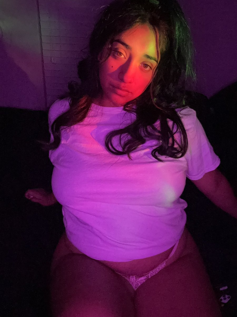 marie_xrated's tweet photo. 💜can I drop a photo to you ? 🥹

*#retweet\ yes 🩷
*leave a comment for a faster surprise 💋 https://t.co/j3FYwwbEAO