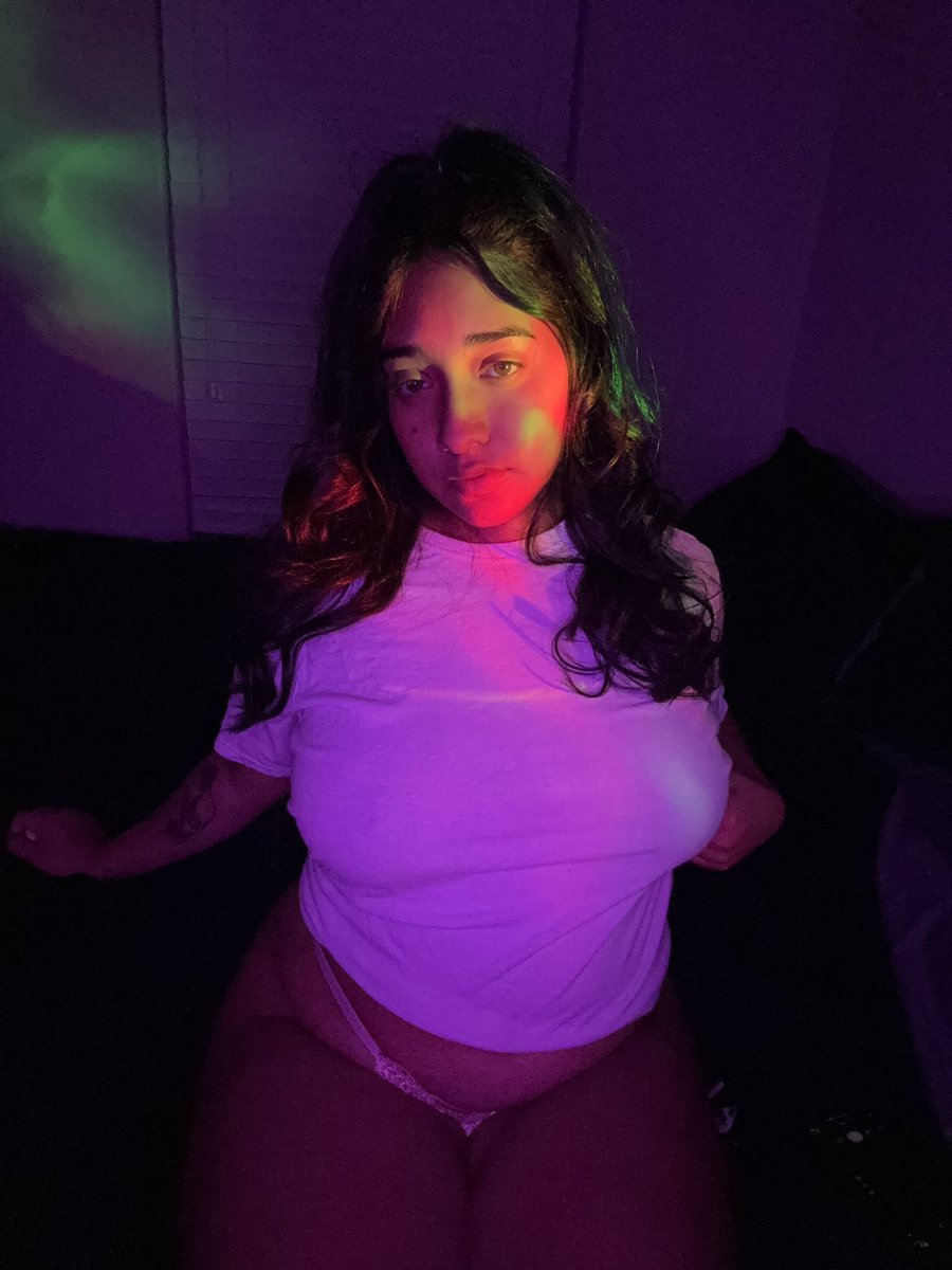 marie_xrated's tweet photo. 💜can I drop a photo to you ? 🥹

*#retweet\ yes 🩷
*leave a comment for a faster surprise 💋 https://t.co/j3FYwwbEAO