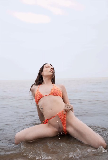 Just a lil pussy flash on the beach 🌊 https://t.co/ZJcMHz4BoV<a href="/tag/mvsales"class="tags"><span>#mvsales</span></a>