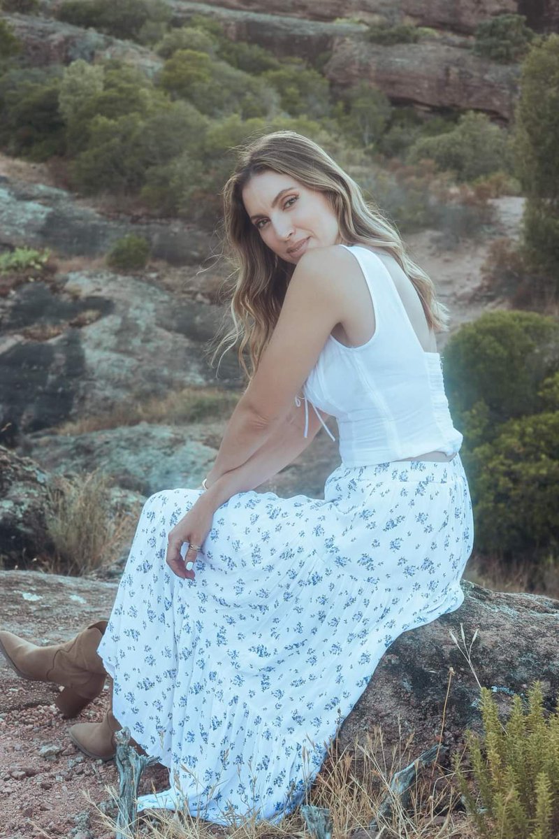 [Dope Music] #MonCoeurSemballe 💓 Le Nouveau Clip de <a href="/Sara_hofficiel/">SARA’H</a> est disponible dès Maintenant sur Youtube ❤️‍🔥 🎶💯 

#Checkout ~ youtu.be/YZZkXDAPi3g?si… via <a href="/YouTube/">YouTube</a> 

#PressPlay #CoupDeCoeur #Sarah