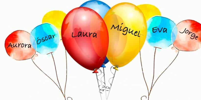 En Busca De La Felicidad:
Un maestro entregó un globo a cada estudiante, que tuvo que inflar, escribir su nombre en él y dejarlo en el pasillo. El maestro mezcló todos los globos y les dio a los estudiantes 5 minutos para encontrar el suyo. A pesar de una búsqueda frenética,