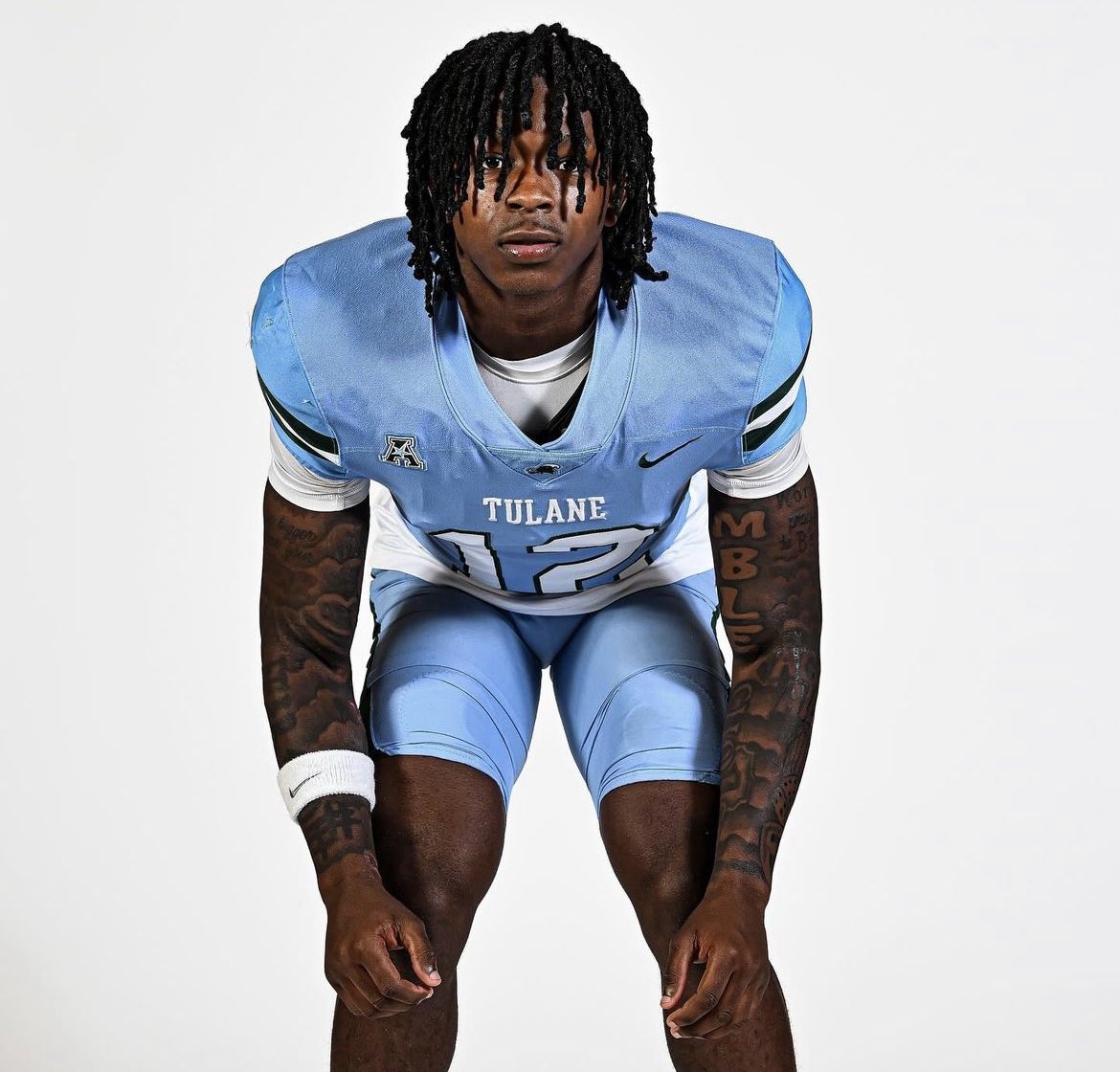 TULNrecruiting's tweet photo. New secondary lookin scary 👀🔒

@1_jahiem
@LuTillery0
@MicahMRobinson1
@EzaiahShine
@RayshawnPleasa1
@DespanieBailey
@tchienchou
@javion1_

🌊🧃 https://t.co/xT2ldAT407