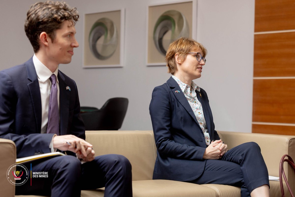 MinMinesRDC's tweet image. #RDC_MINES | 19.07.2024
Mme @AlysonKingUK, ambassadrice du @UKinDRC , a rencontré le Ministre des Mines, SEM @kizpaka, pour une visite de courtoisie. Les deux personnalités ont discuté sur des sujets clés pour le développement du secteur minier en RDC. 1/2

#CELLCOM