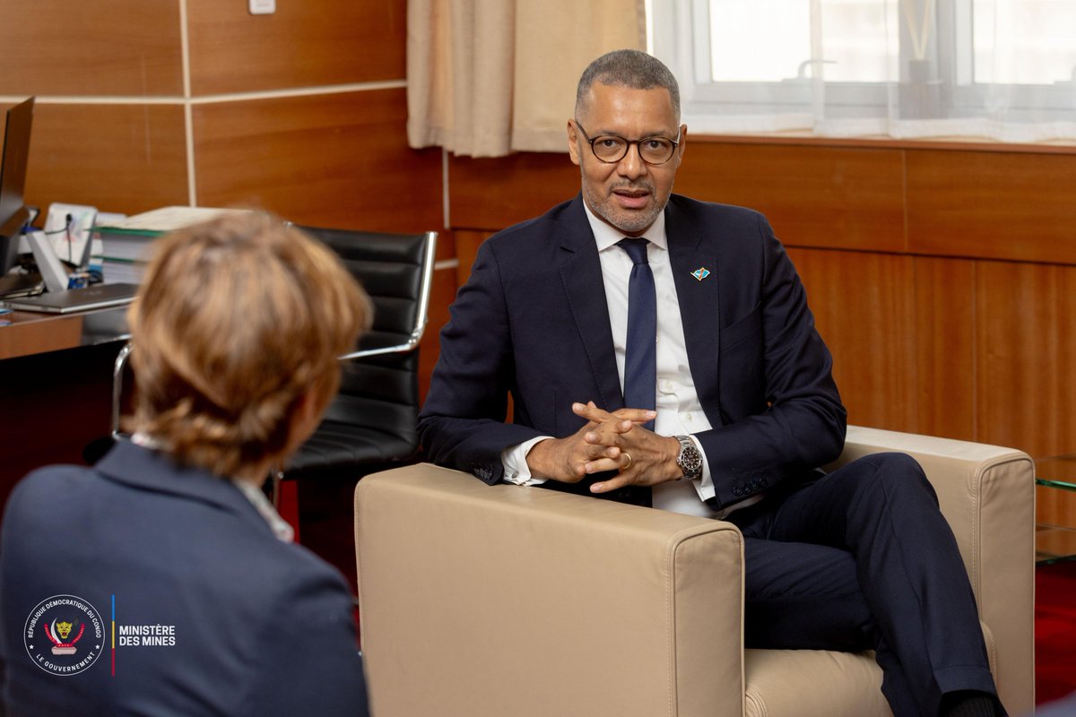 MinMinesRDC's tweet image. #RDC_MINES | 19.07.2024
Mme @AlysonKingUK, ambassadrice du @UKinDRC , a rencontré le Ministre des Mines, SEM @kizpaka, pour une visite de courtoisie. Les deux personnalités ont discuté sur des sujets clés pour le développement du secteur minier en RDC. 1/2

#CELLCOM