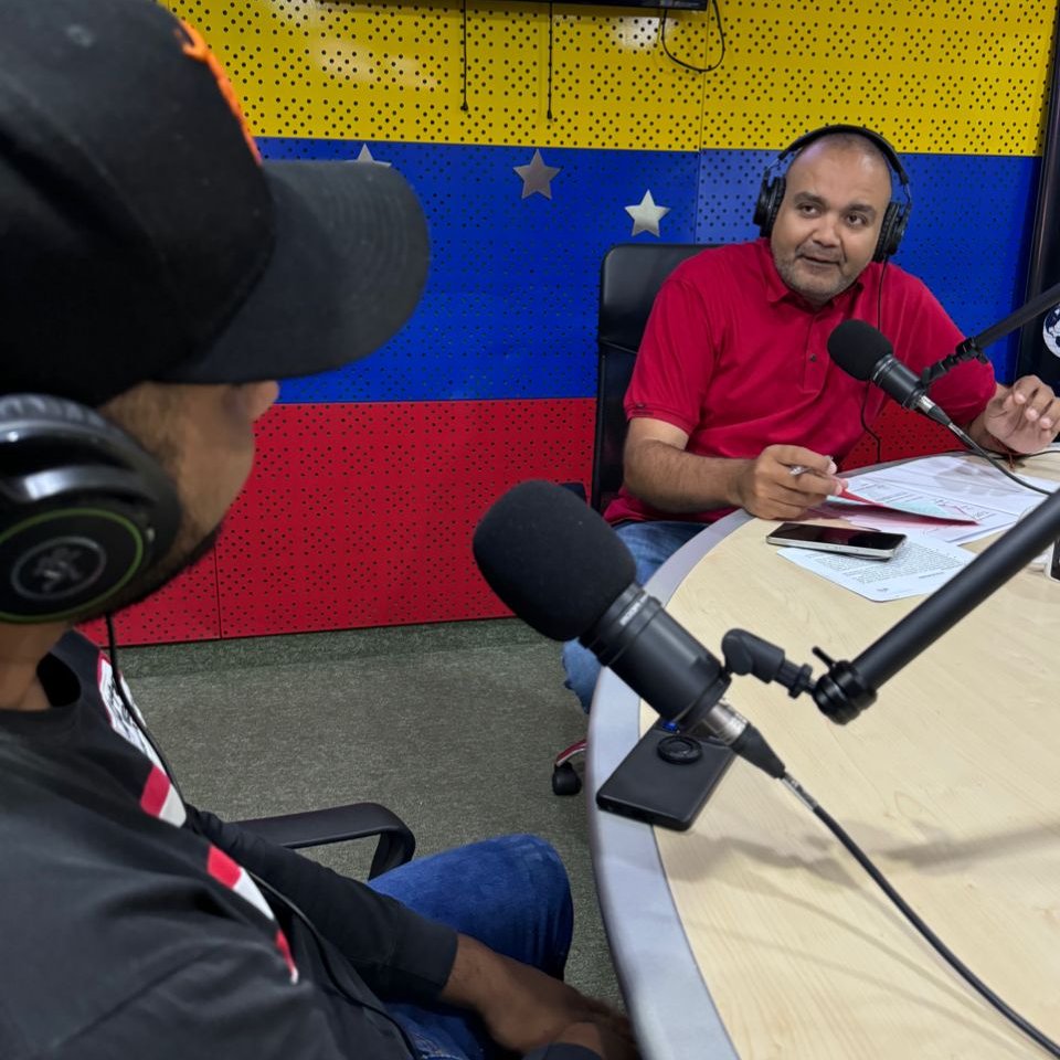 🎙️ Chiquitín informó a los radioescuchas que el Pdte. <a href="/NicolasMaduro/">Nicolás Maduro</a> entregó el #17Jul 🚍 100 unidades de <a href="/PlantaYutongVzl/">Planta de Autobuses Yutong Venezuela S.A</a> a Metro Bus Caracas. "Además, hizo entrega de 126 unidades repotenciadas. Quedaron de paquete y estarán prestando servicio en Caracas".

#PuebloVictorioso