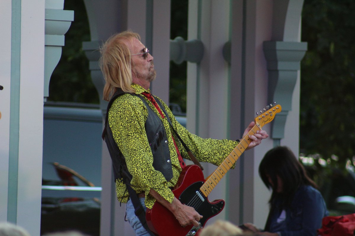UPresents's tweet image. Petty Nicks took the stage and delivered a phenomenal performance at the bandstand last night! The crowd danced the night away! Don't miss out on more live music next week! 🎸🎵🎙️

Photos courtesy UBIA.

#TNATB #UnionvilleMainStreet #LiveMusic #ThursdayNightsAtTheBandstand