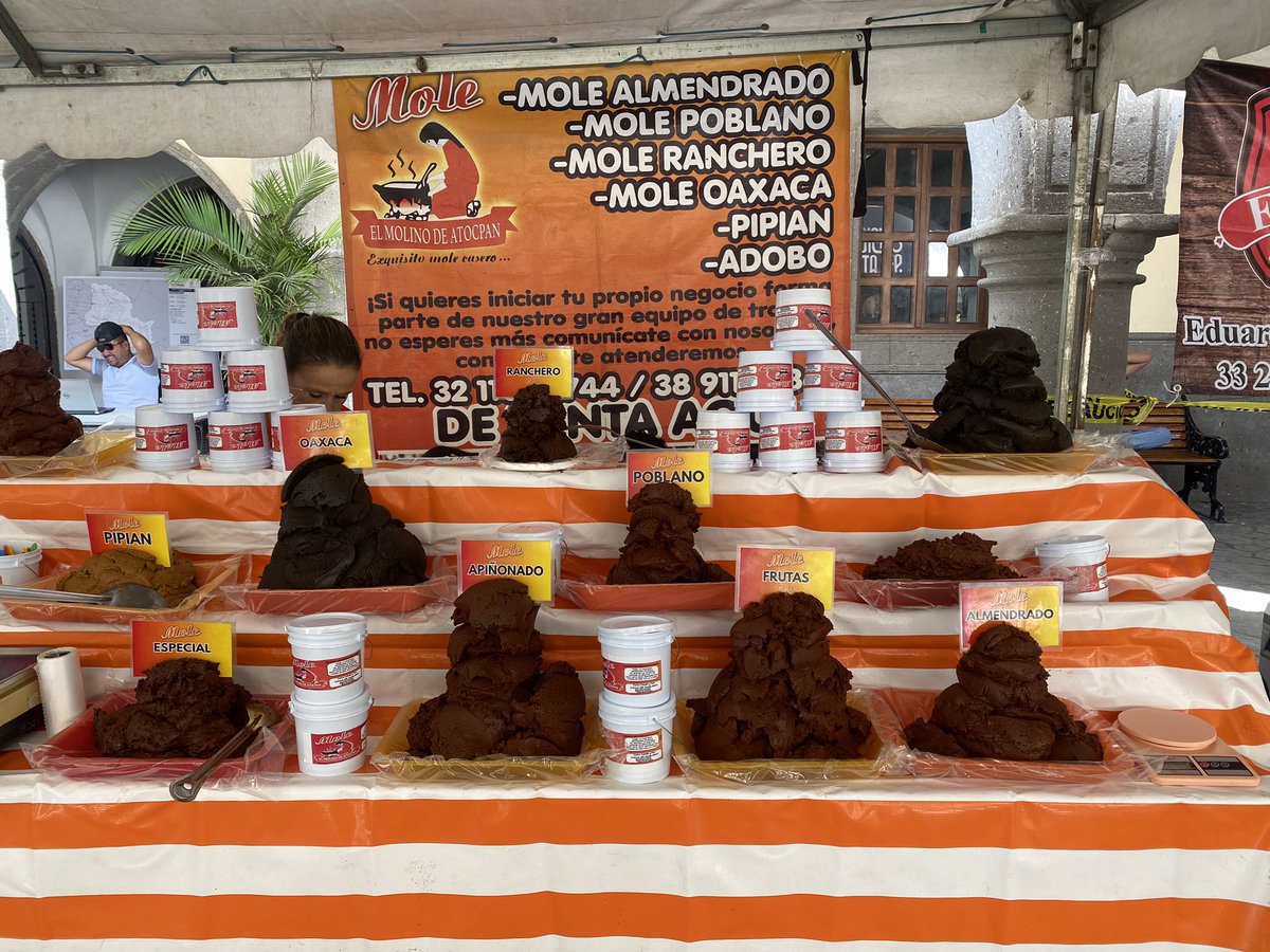 gobierno_tonala's tweet photo. ¡Ya inicio la Agro Local Tonalá!🍯🐮🪴

Ven por tus productos orgánicos hechos en nuestro municipio, te esperamos hoy y mañana de 8:00 a 20:00 hrs. en la Plaza Cihualpilli 📍

Tonalá #LaCiudadDeLaTransformación https://t.co/ETkzinV5ZM