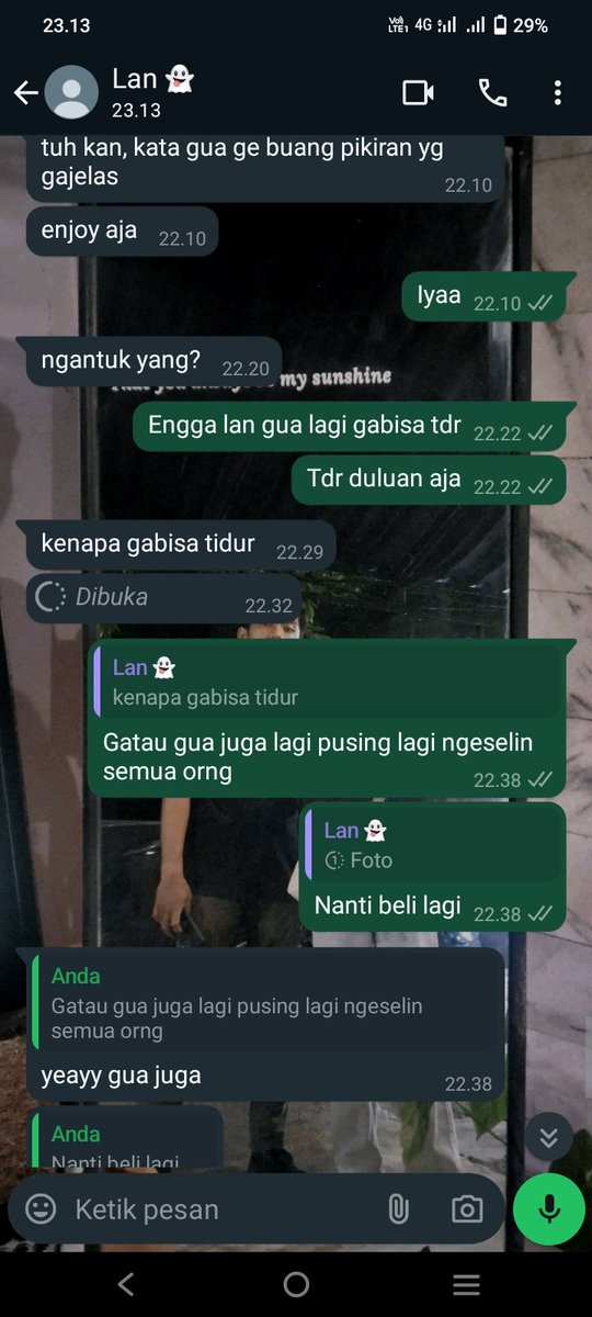 galauiii's tweet photo. Lu pada sedih ga jadi gua??!!, dikerjaan banyak yg ngeselin pulang kerumah cape karena nyampe habis magrib lewat, pengin di tlp ama cowo nya tapi dia bner² ga ngerti kalau gua lagi down obat nya ap

Iya dia dengerin keluhan gua, habis itu apa cuman nanya gini aja habis itu ------ https://t.co/X7utpuBGDh