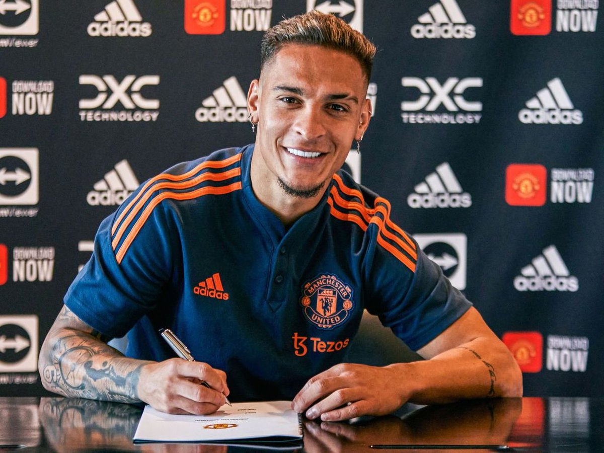The winger has struggled to make desire impact since signing from Manchester united from Ajax for £85.5 million . From you though what do you think 🤔 must we keep or release him? For the love 💕💕💕💕 Manchester united Fans