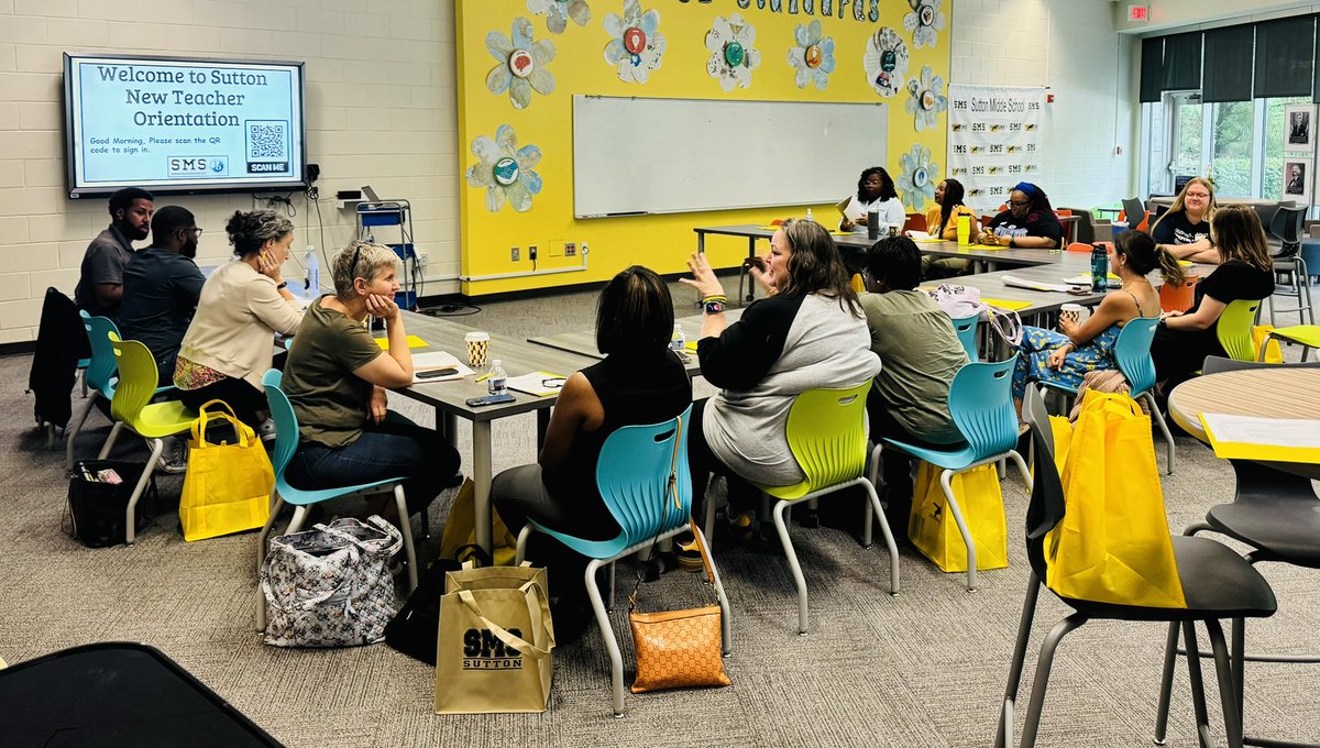MerriweatherEDU's tweet photo. 🎉 We welcomed our new teachers in style today as they prepare for day one! We have such a talented group of teachers who we are excited to have in front of our @SuttonCougars students! Thank you @MrEdwardsELA and @fhenderson1908 for your leadership! 💪🏾 https://t.co/4KzM6nOPac