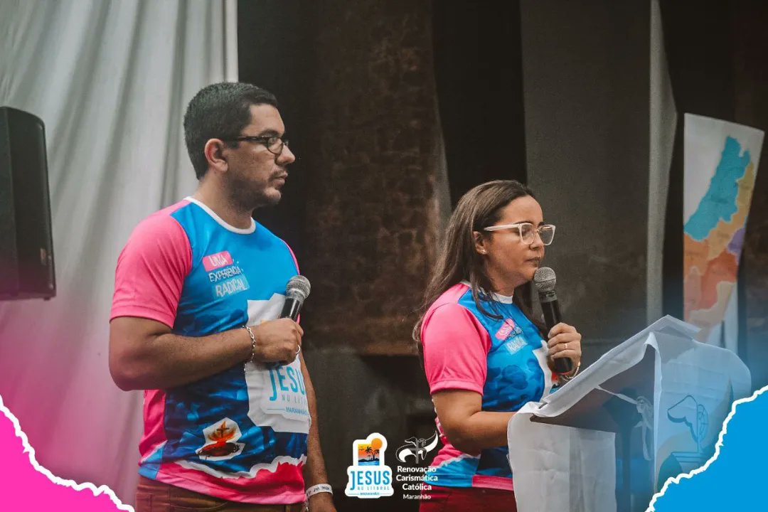 rccma's tweet photo. "Ser santo é amar a Deus sobre todas as coisas." 
(Leonardo e Raquel Moraes - Coordenadores Estaduais do Ministério para as Famílias da RCC Maranhão)

Nosso segundo dia de missão encerrou com uma  Formação que teve como tema: Vocação – um caminho de santidade. https://t.co/Vh5pobwatW