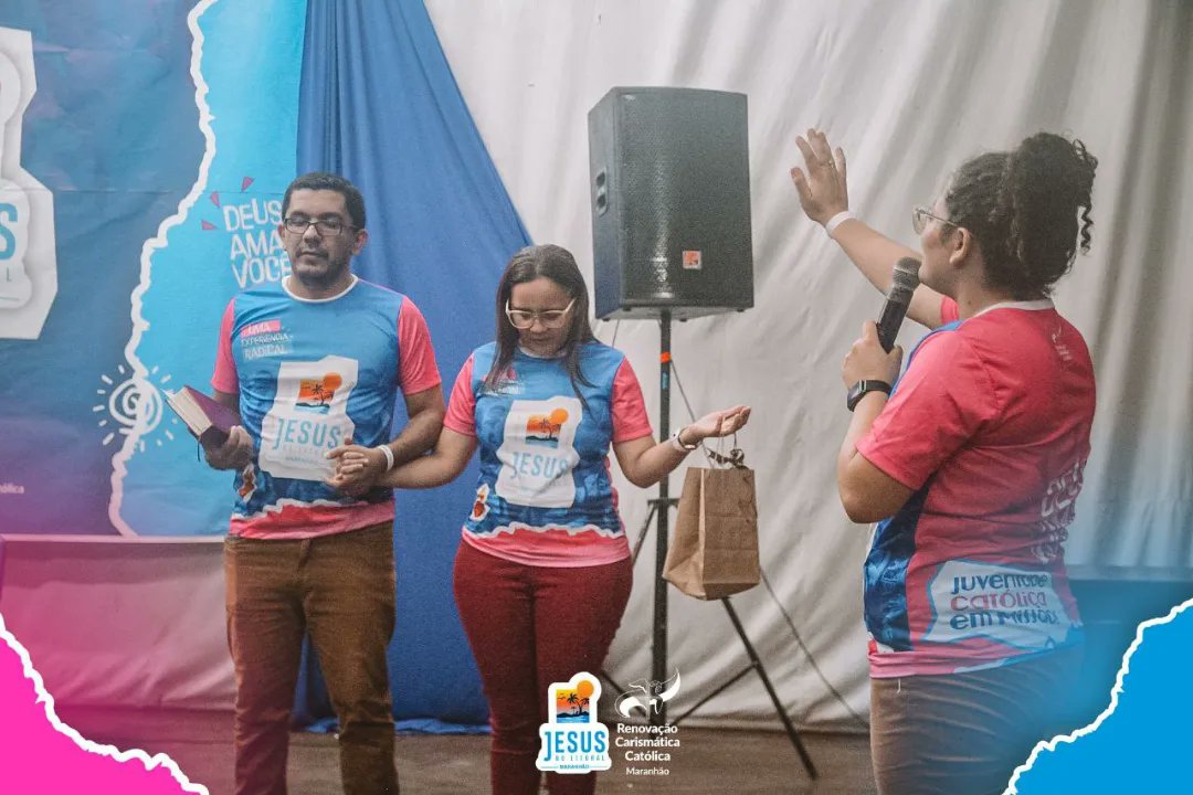 rccma's tweet photo. "Ser santo é amar a Deus sobre todas as coisas." 
(Leonardo e Raquel Moraes - Coordenadores Estaduais do Ministério para as Famílias da RCC Maranhão)

Nosso segundo dia de missão encerrou com uma  Formação que teve como tema: Vocação – um caminho de santidade. https://t.co/Vh5pobwatW