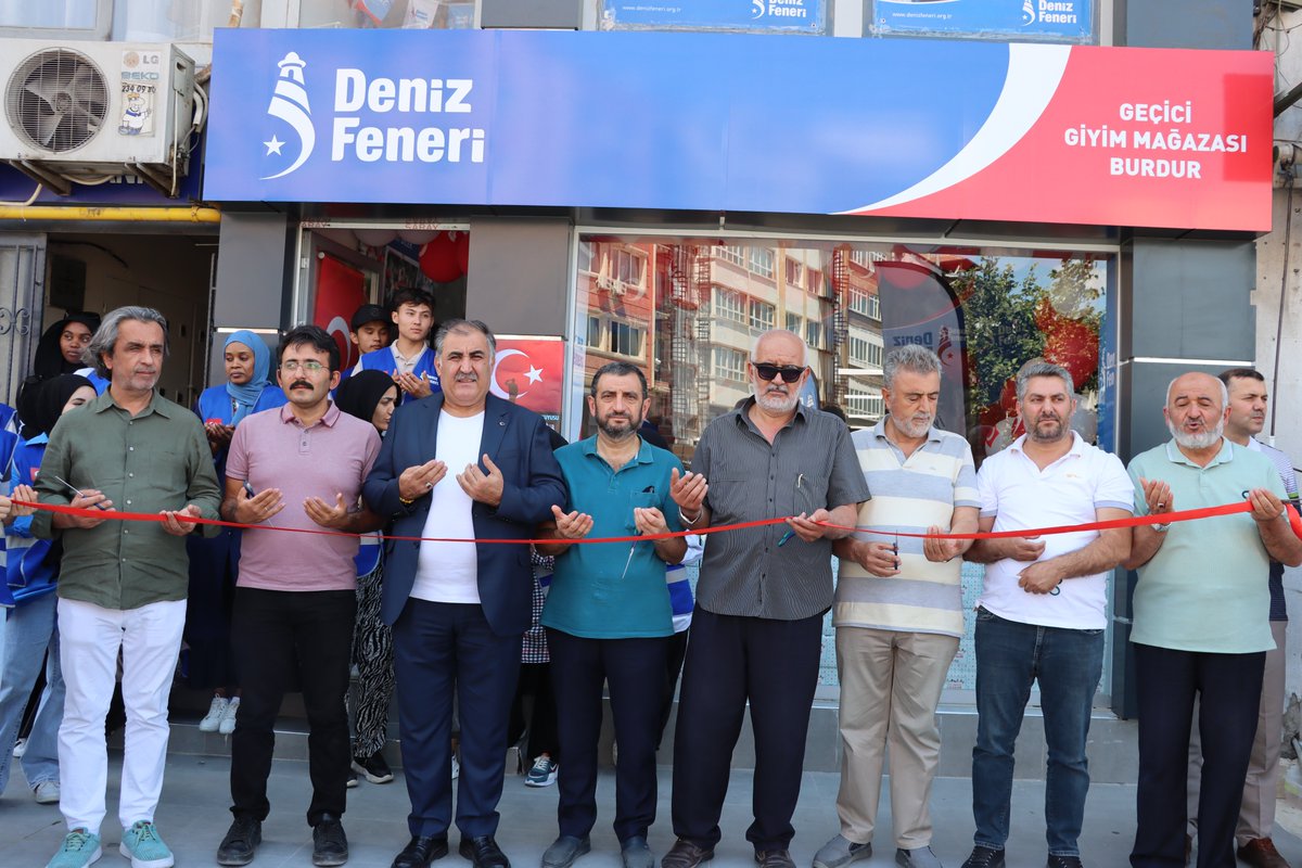 dfd_akdeniz's tweet photo. 📍#Burdur 🇹🇷

Burdur’da Geçici Giyim Mağazamızın açılışını gerçekleştirdik.😊

Açılışını gerçekleştirdiğimiz giyim mağazamız sayesinde ihtiyaç sahibi kardeşlerimiz istedikleri kıyafetlere ücretsiz bir şekilde ve rahatça ulaşabilecekler. https://t.co/qT8xxaxxGE