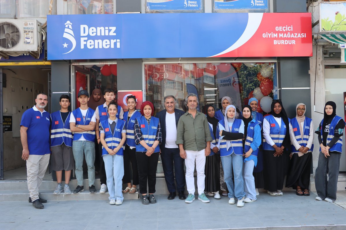 dfd_akdeniz's tweet photo. 📍#Burdur 🇹🇷

Burdur’da Geçici Giyim Mağazamızın açılışını gerçekleştirdik.😊

Açılışını gerçekleştirdiğimiz giyim mağazamız sayesinde ihtiyaç sahibi kardeşlerimiz istedikleri kıyafetlere ücretsiz bir şekilde ve rahatça ulaşabilecekler. https://t.co/qT8xxaxxGE