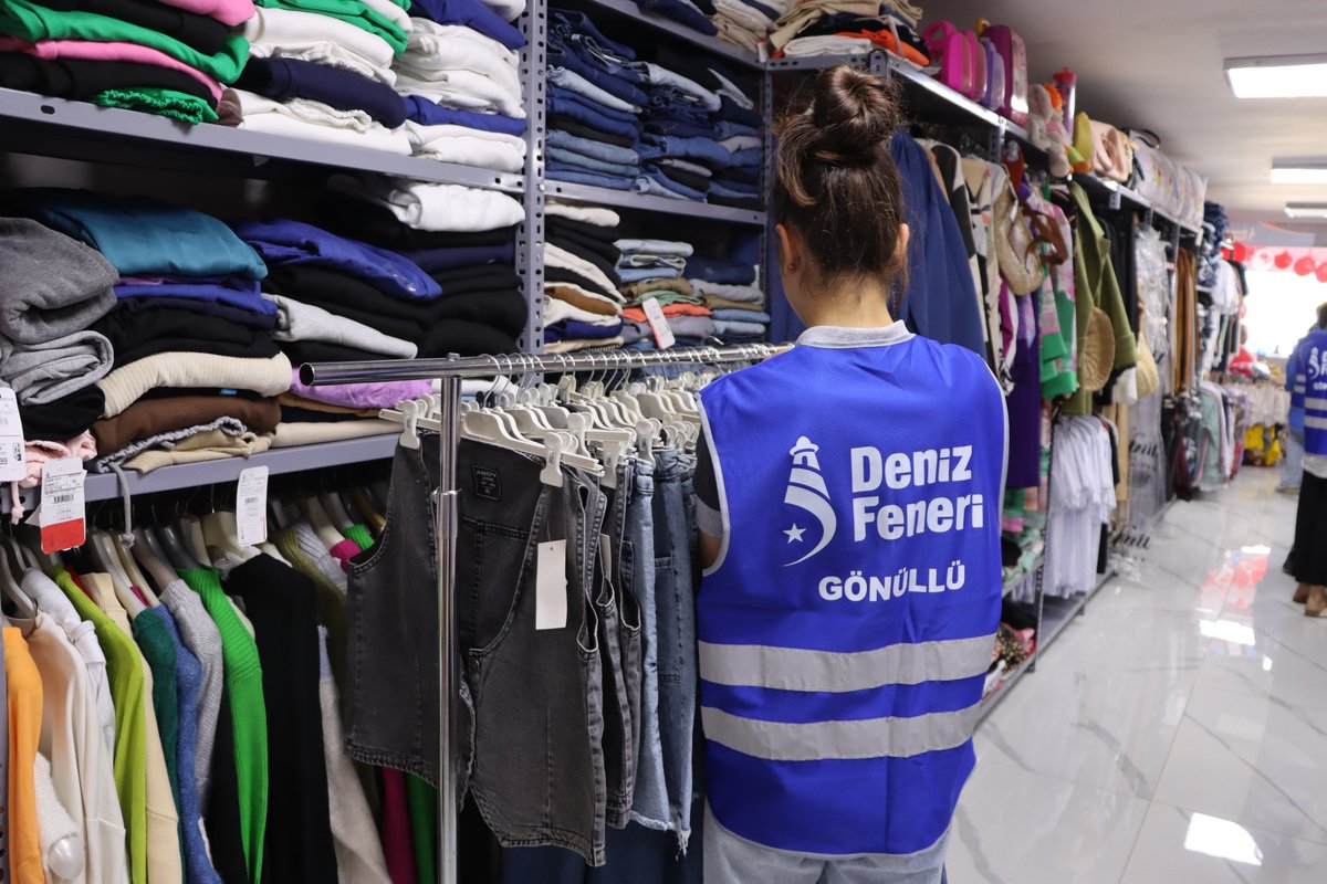 dfd_akdeniz's tweet photo. 📍#Burdur 🇹🇷

Burdur’da Geçici Giyim Mağazamızın açılışını gerçekleştirdik.😊

Açılışını gerçekleştirdiğimiz giyim mağazamız sayesinde ihtiyaç sahibi kardeşlerimiz istedikleri kıyafetlere ücretsiz bir şekilde ve rahatça ulaşabilecekler. https://t.co/qT8xxaxxGE