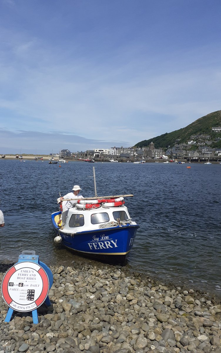 WelshChrisP's tweet photo. Loved #cycling along the #MawddachTrail today. Took the ferry from #Fairbourne to #Barmouth for lunch before heading back to #Dolgellau A fab sunshiny day in #NorthWales @NWalesSocial @DerekTheWeather @CyclingUK_Wales @visitdol https://t.co/iAYI8lnVmp