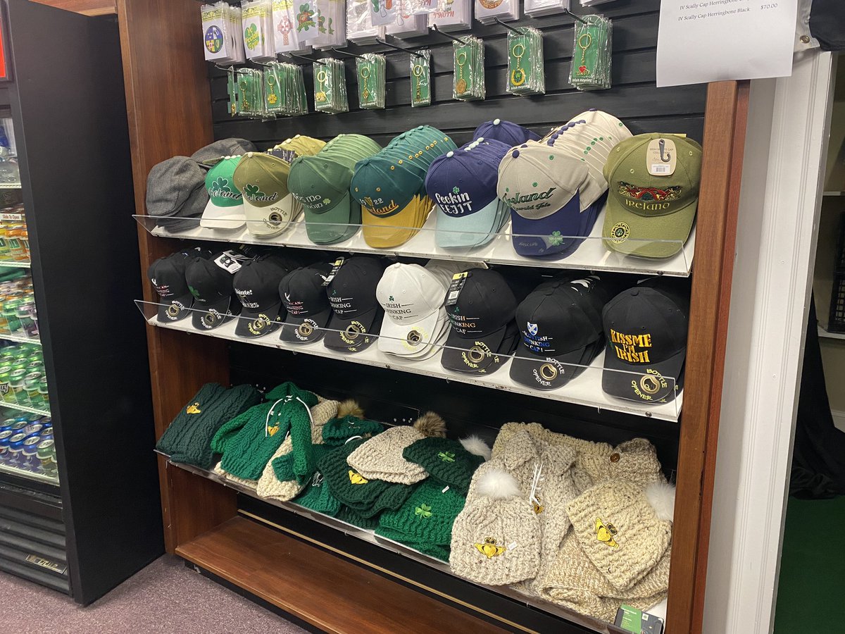 EmeraldResort's tweet photo. Searching for the perfect Irish gift to give? Check out our gift shop located next to the Spa 🧖 we have a variety of Irish snacks and candies as well as plenty of gorgeous decor and apparel! ☘️⭐️ https://t.co/jUbXhQAtU4