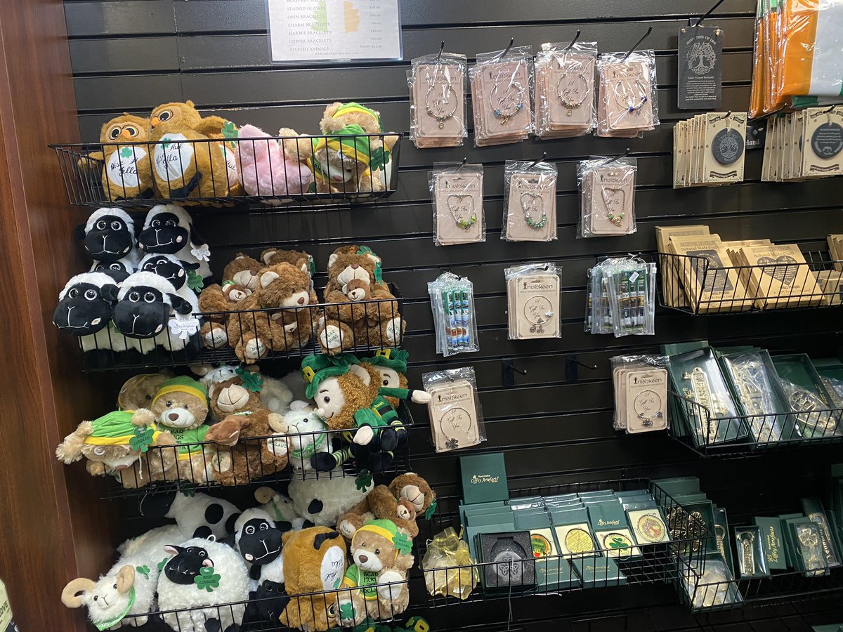 EmeraldResort's tweet photo. Searching for the perfect Irish gift to give? Check out our gift shop located next to the Spa 🧖 we have a variety of Irish snacks and candies as well as plenty of gorgeous decor and apparel! ☘️⭐️ https://t.co/jUbXhQAtU4