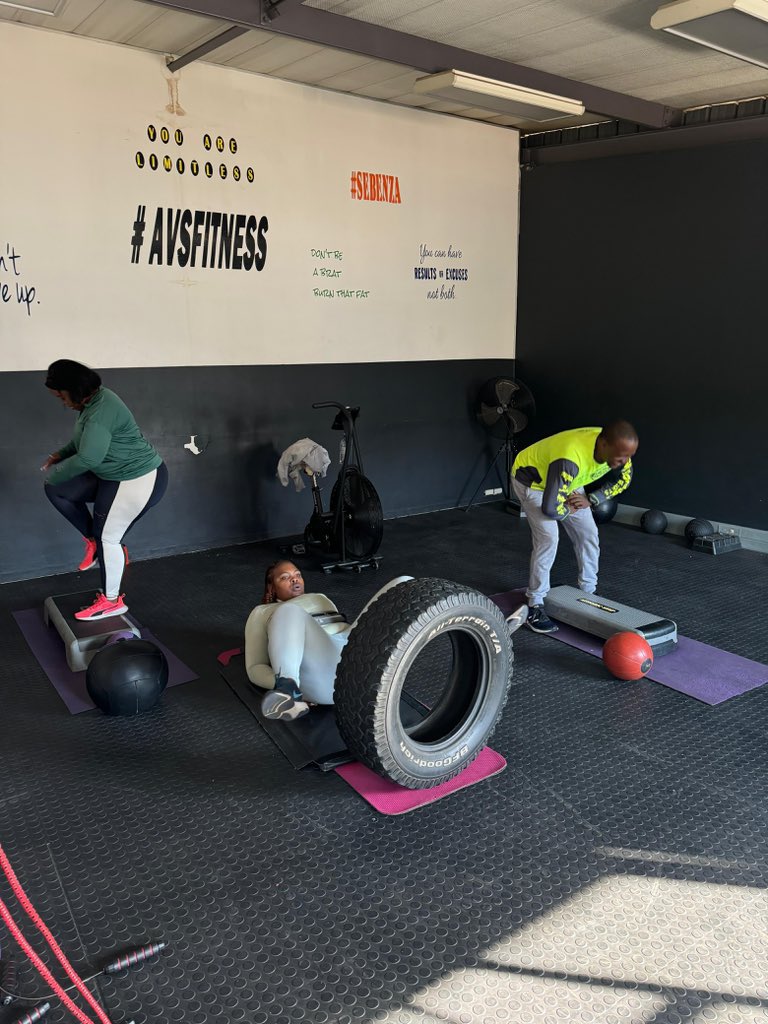 audas_vanschoor's tweet photo. THAT”S THE WRAP FOR WEEK 29 IN THE #AVSTUDIO 

Lacking motivation &amp; inspiration 

Come join us 🙋🏾‍♂️

Avs Studio 📍

#NoExcuses  #fitness 
#functionaltraining #lifestyle #Consistency
#Avsfitness #TEAMAVS #BEBETTER https://t.co/HZstjgrNhR