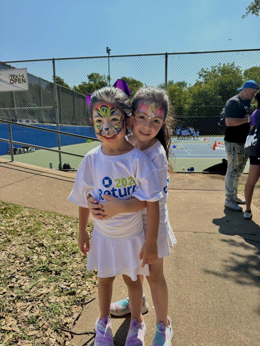 Dallasnjtl's tweet photo. our little ones having sooo much fun on and off court!! 🥹

with face painting and balloon animal making… what more could you ask for?? 🎨🎈 https://t.co/qoXeXa1Wnr
