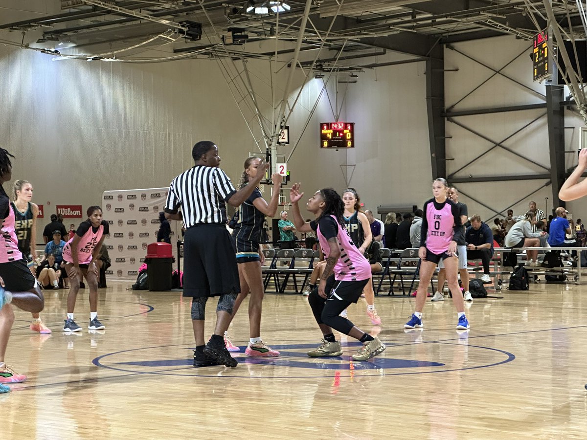 KyleSandy355's tweet photo. 17U #WarGames285 @InsiderExposure 

@FBCNextUp vs. @NautilusExpress https://t.co/SvcPmOsIfv