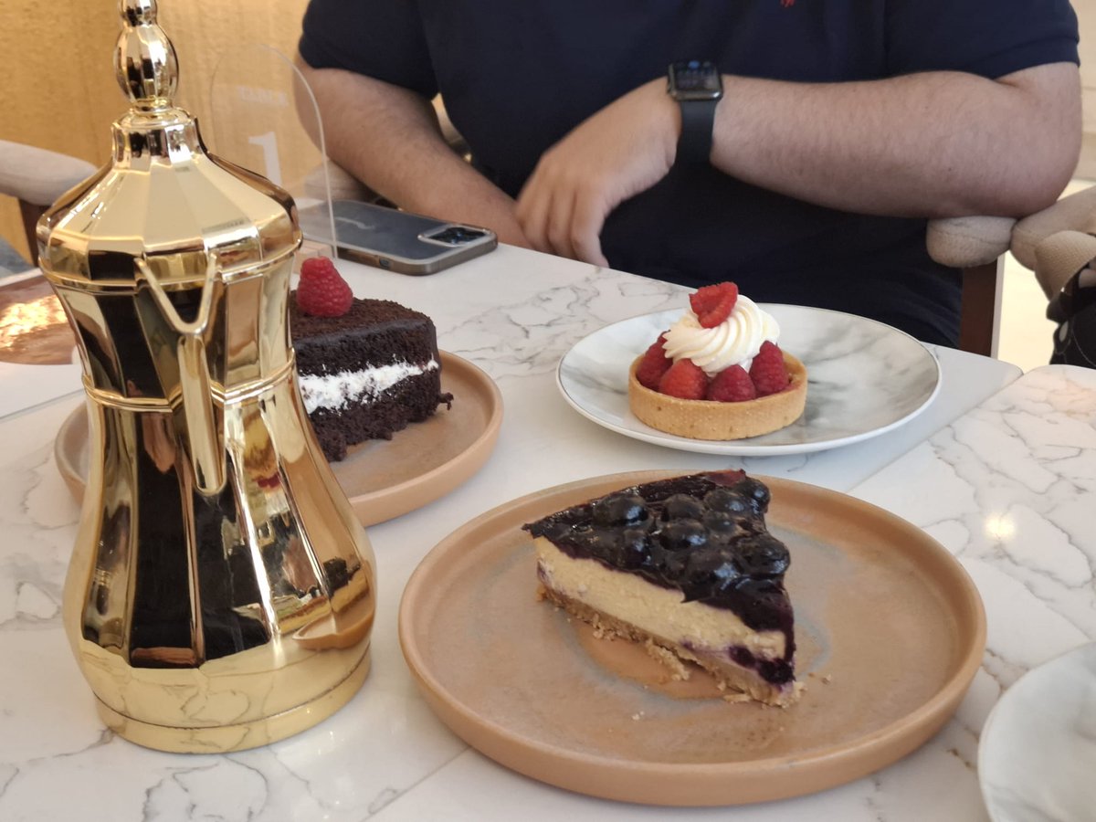 ExpressCollege's tweet photo. Our local trip this week was to the beautiful John Ryland's Library and an Arabic café!

After exploring the stunning architecture, we attended a talk on the history of the building - so interesting! 

☕️In the café, we chatted and tried different desserts and Arabic coffee. #EEC https://t.co/cMXcgxTxua