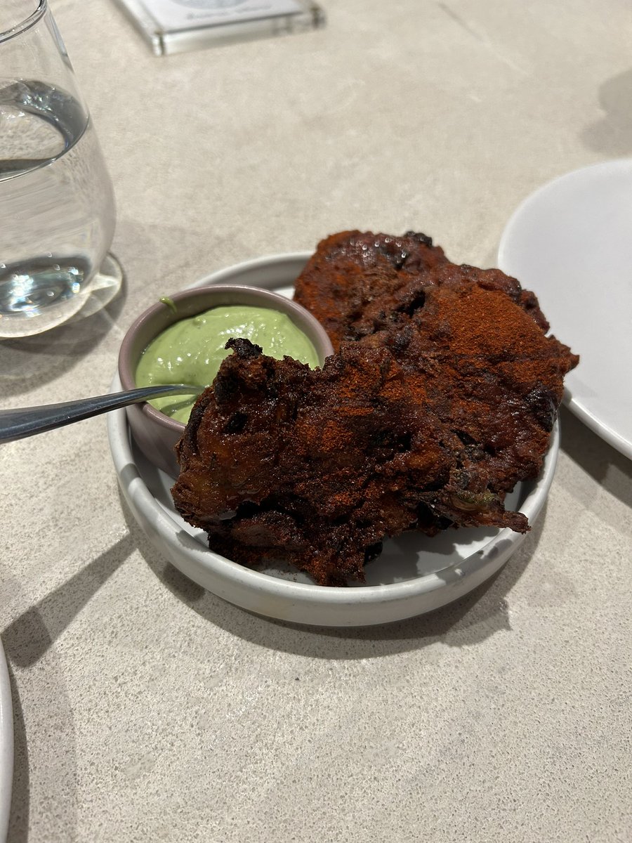 DougDawg13's tweet photo. Dinner at chef’s counter at @rosemarychicago alongside culinary superstar @insta.flamm with @apowerfulbeat — no notes #chicago #foodie #vacation #topchef #joeflamm https://t.co/k3uC1c7HMF