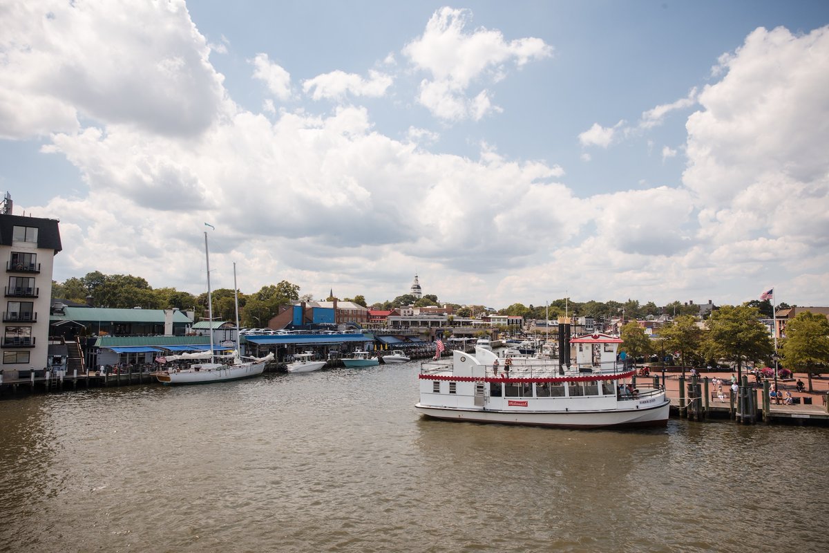 There's something about summer days on the water 🌞✨

📸 Wendy Hickok Photography

#watermarkjourneys #annapolis #summer