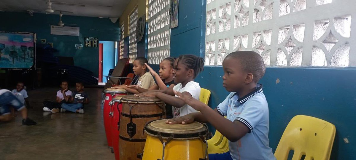 VazPreparatory's tweet photo. Summer fun in full swing at Vaz Prep! 🌞📚 Our students are learning, playing, and making unforgettable memories. From arts and crafts to sports and science experiments, every day is an adventure! #VazPrep #SummerSchool #FunLearning #MakingMemories #KidsActivities https://t.co/e0n968XOtC