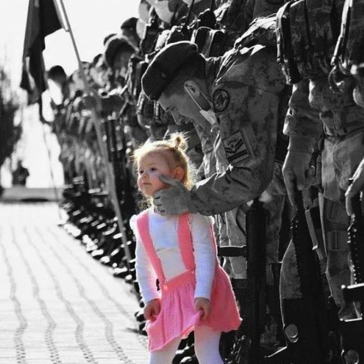 tr_yurdu's tweet photo. "Gül yetişir bahçe güzelleşir.
Kız yetişir Vatan güzelleşir." https://t.co/PWqdxOonBV