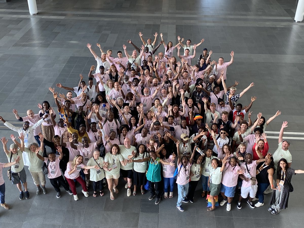 🤝 Our amazing volunteers are prepared to greet and assist our in-person delegates at #AIDS2024 in #Munich, #Germany! 

👏 Thank you to all our volunteers for your time, commitment &amp; passion! #PutPeopleFirst