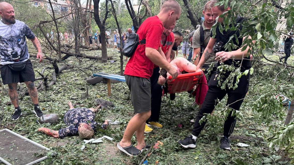 MFA_Ukraine's tweet photo. Russia struck #Mykolaiv, attacking kids’ playground

At least 3 people were killed, including a child

Russia’s criminals give barbaric orders even if it means targeting children’s lives

Ukraine must have enhanced air defense to protect people
To protect children

#ArmUkraineNow https://t.co/lxQvWHAW9l
